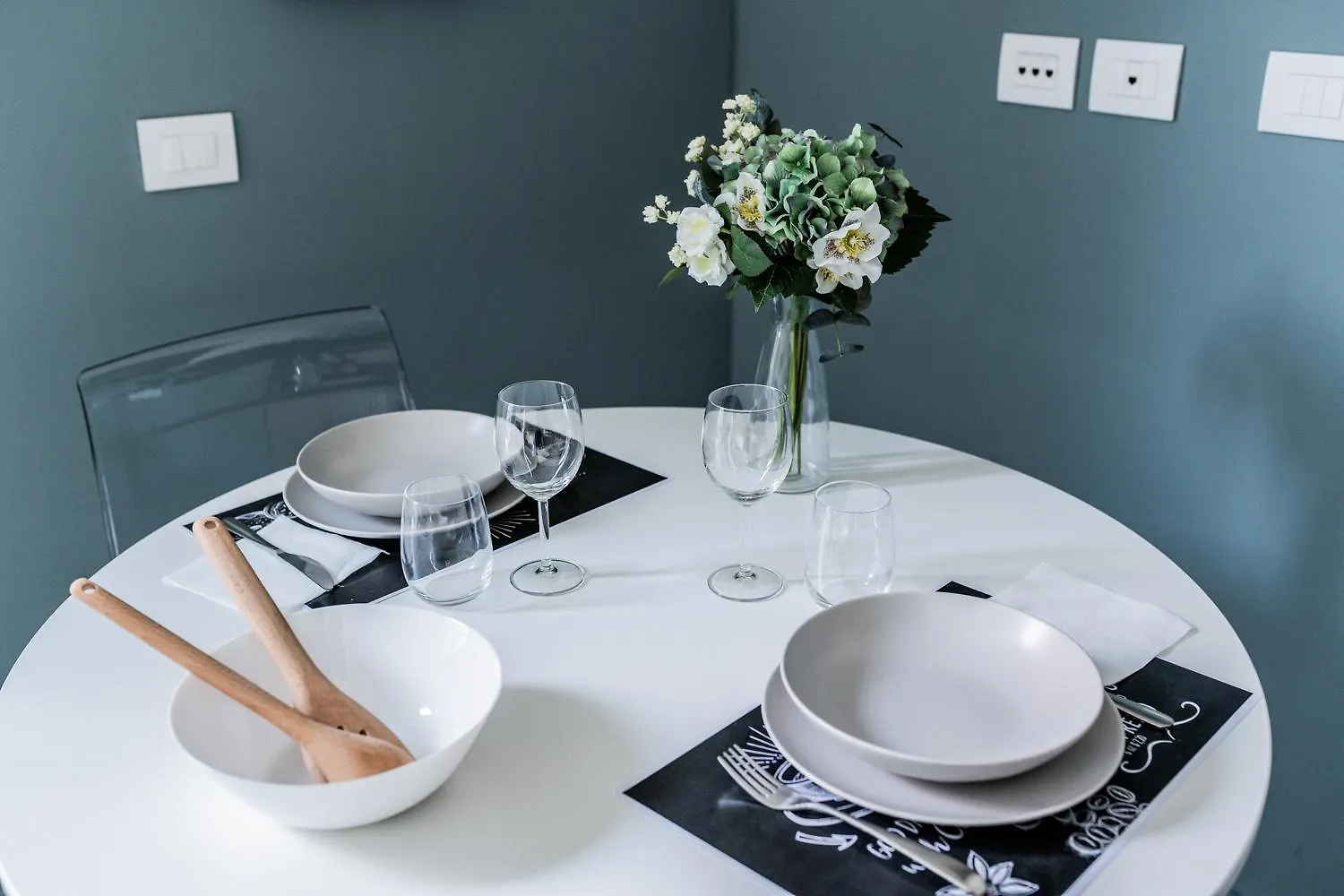 Serra Blue Milano 0*,  İtalya